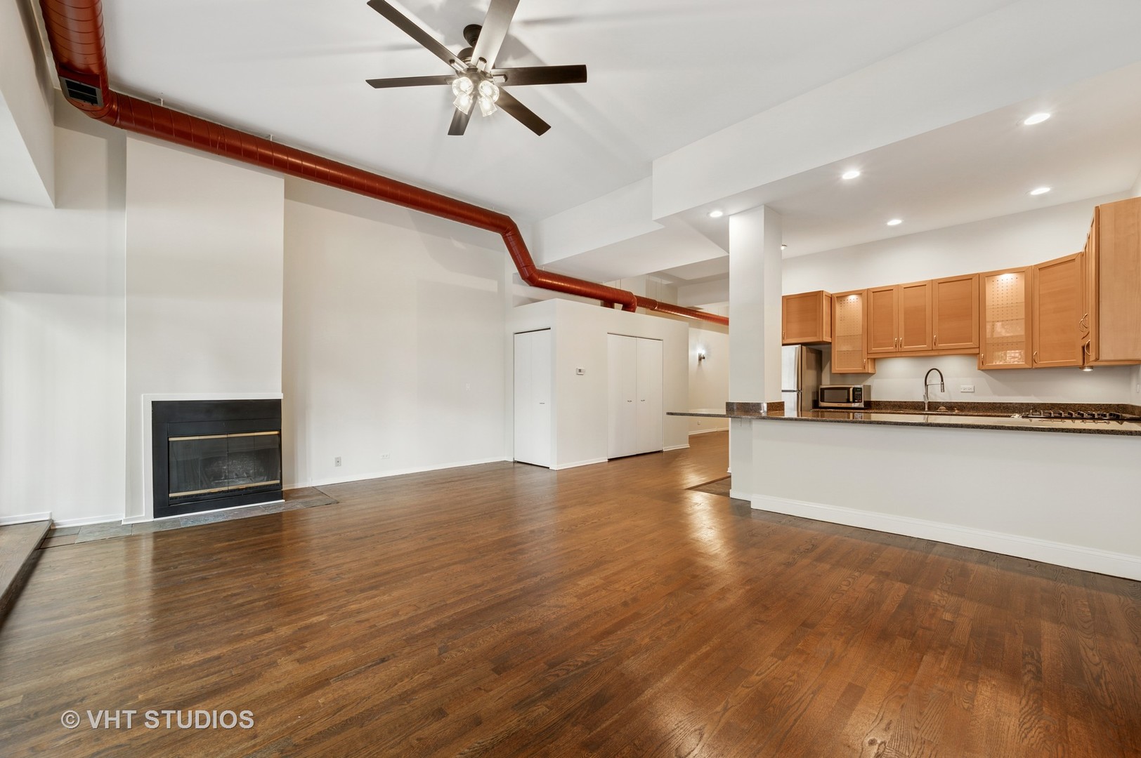 1760 W Wrightwood Avenue Unit: 107