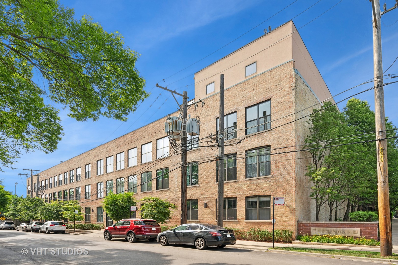 1760 W Wrightwood Avenue Unit: 107