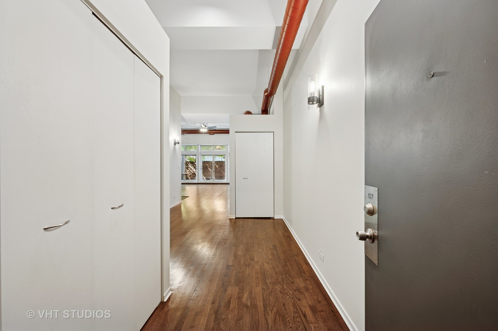 1760 W Wrightwood Avenue Unit: 107