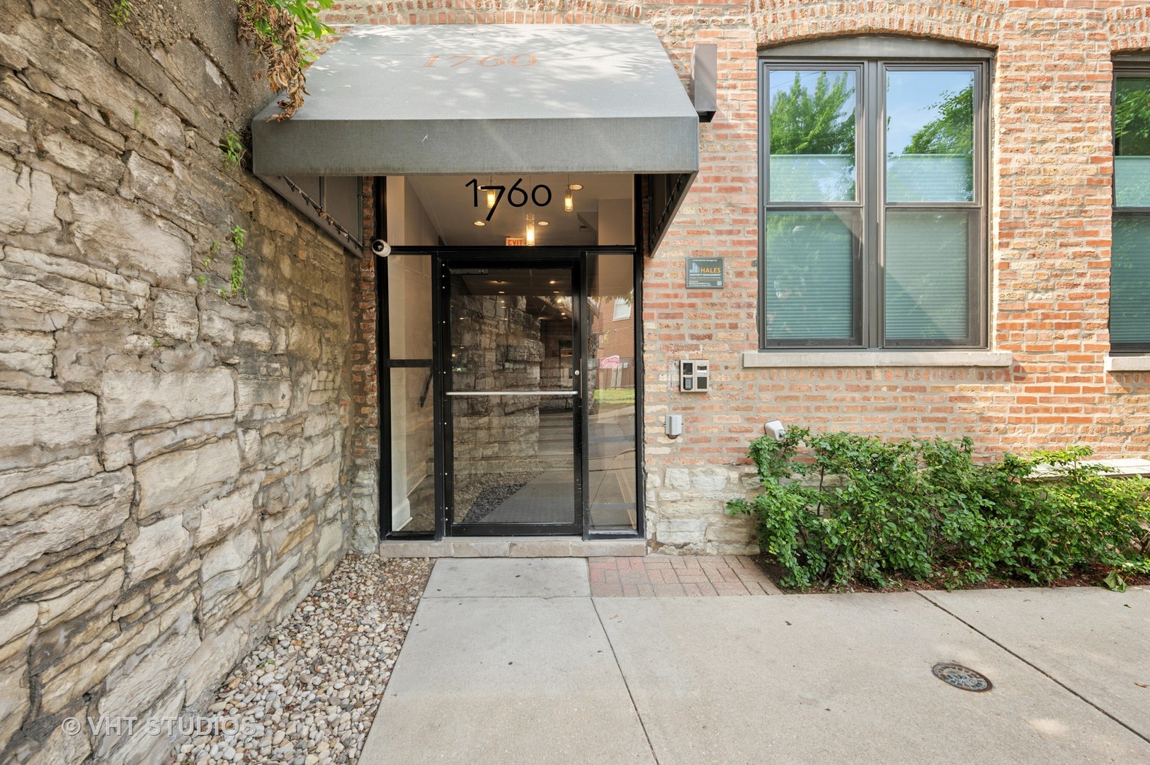 1760 W Wrightwood Avenue Unit: 107