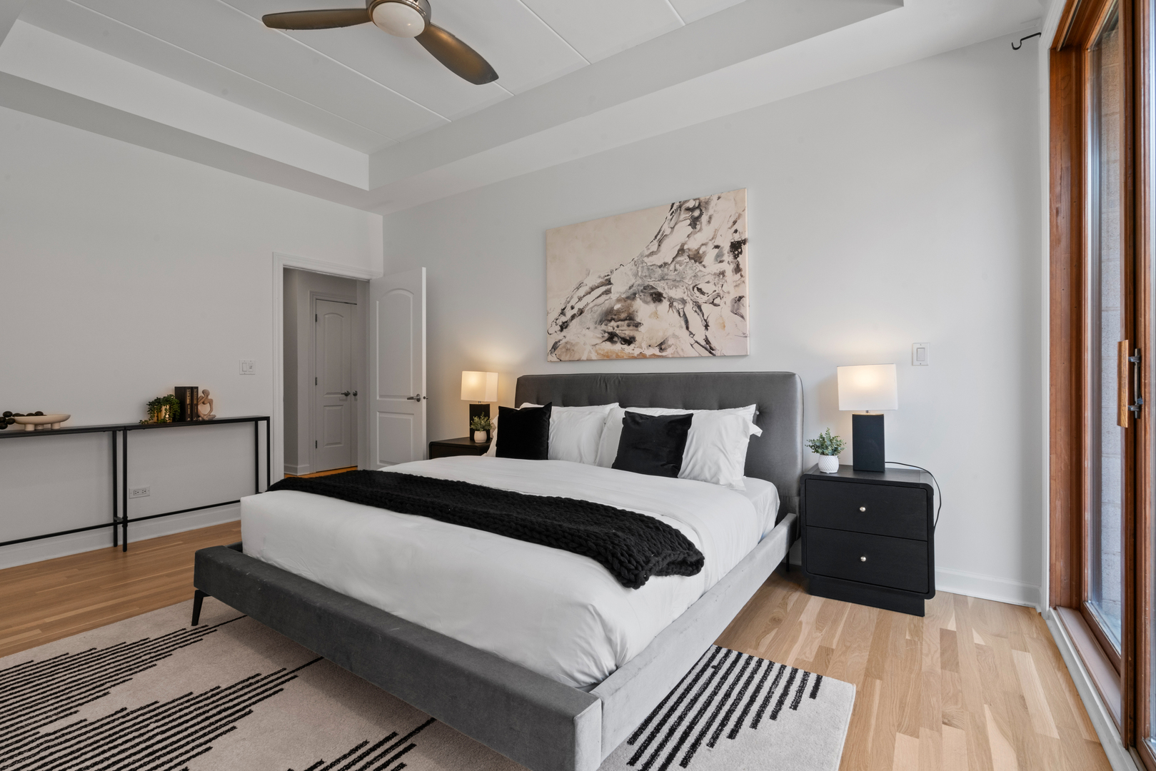 1332 W Madison Street Unit: 2E