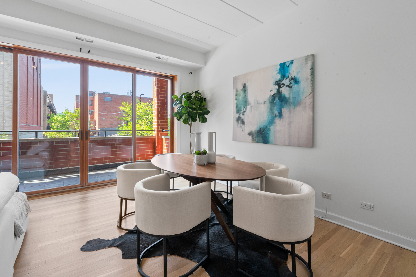 1332 W Madison Street Unit: 2E