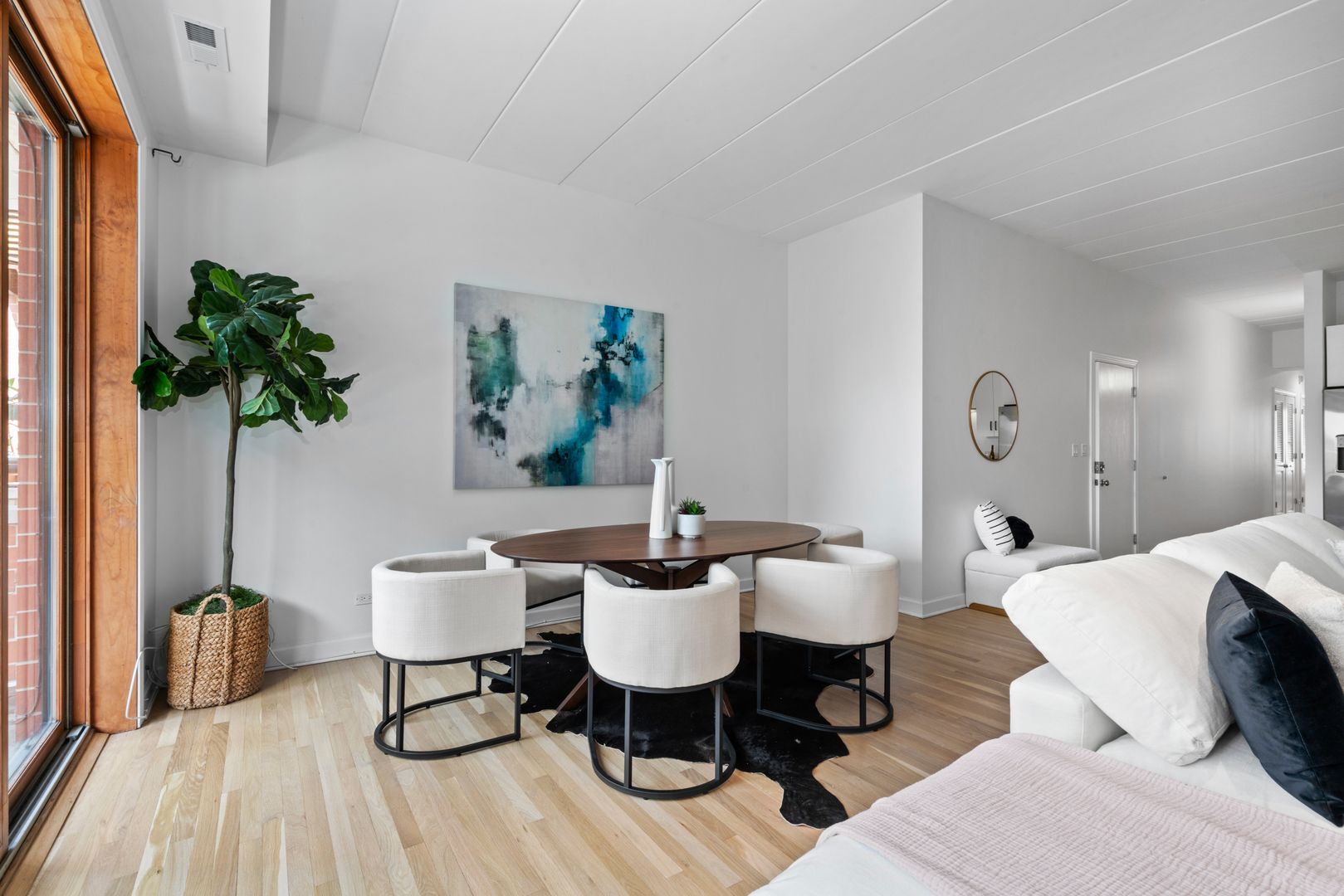 1332 W Madison Street Unit: 2E