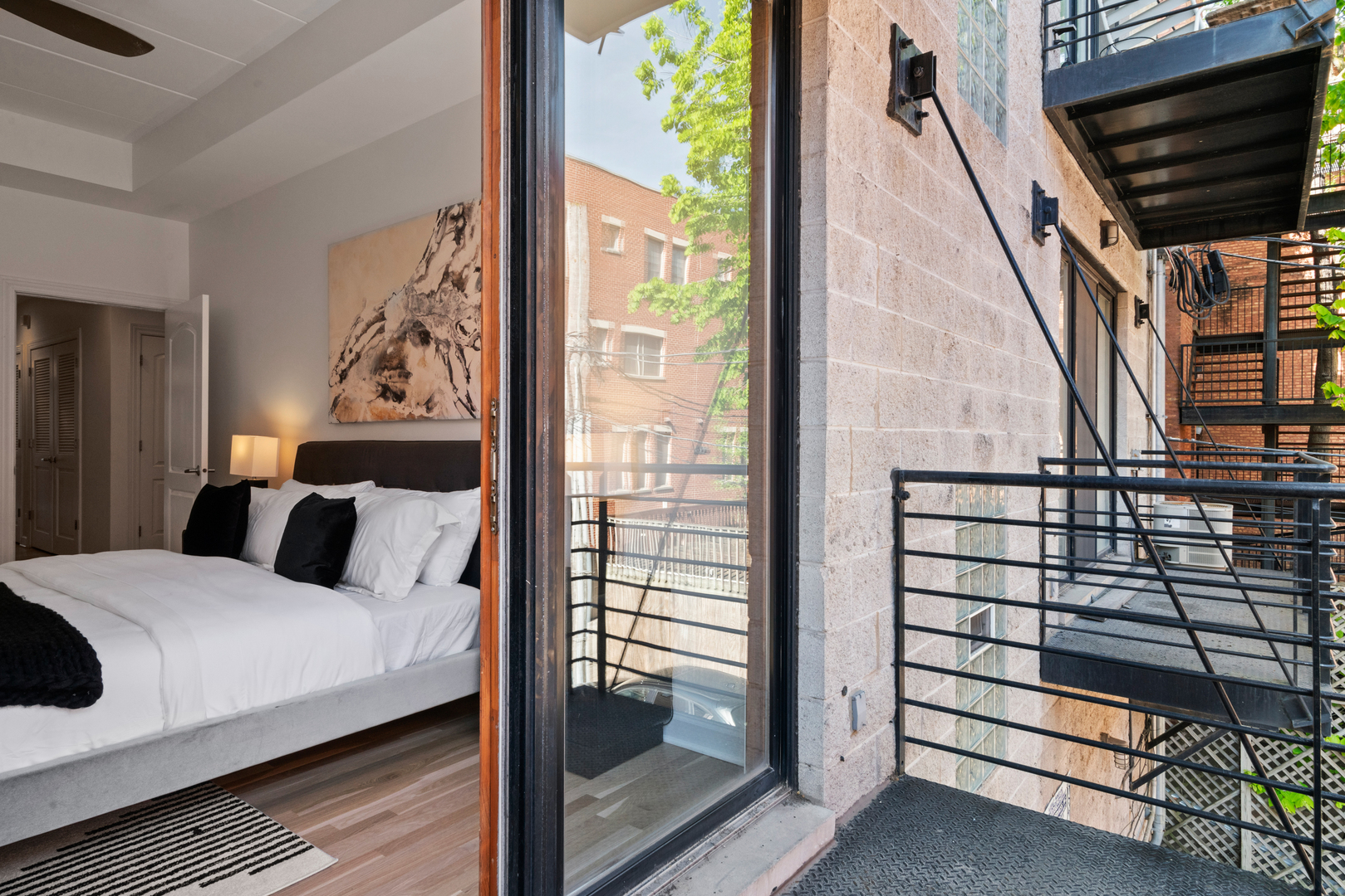 1332 W Madison Street Unit: 2E