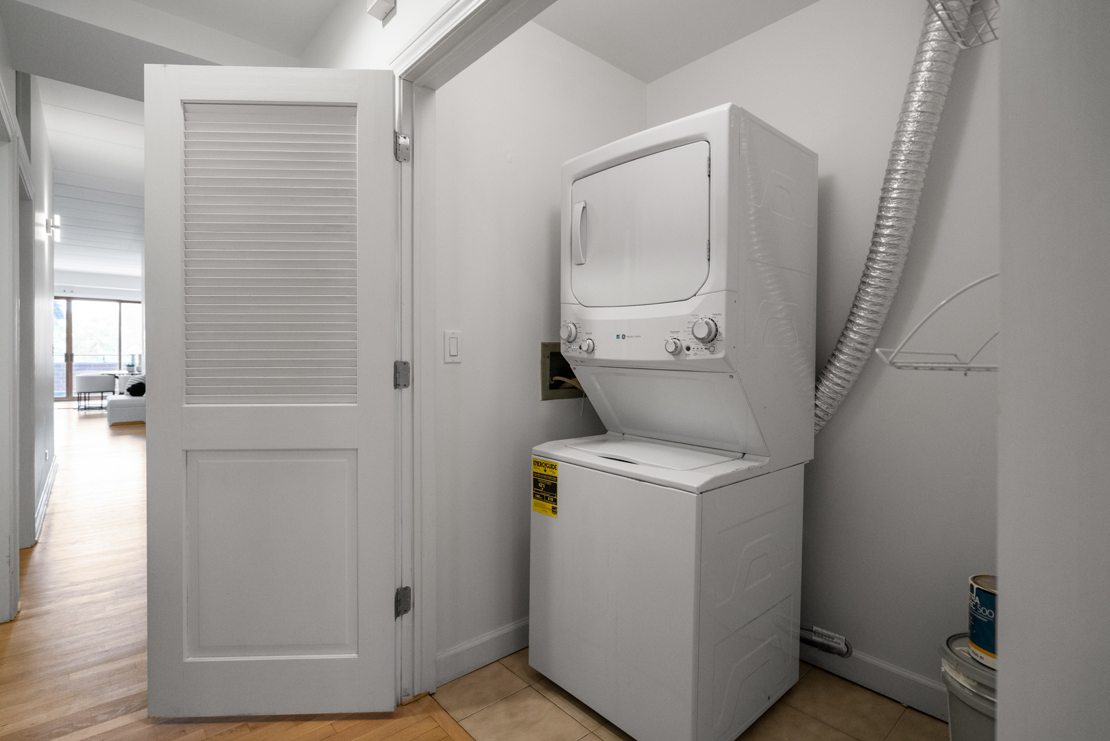 1332 W Madison Street Unit: 2E