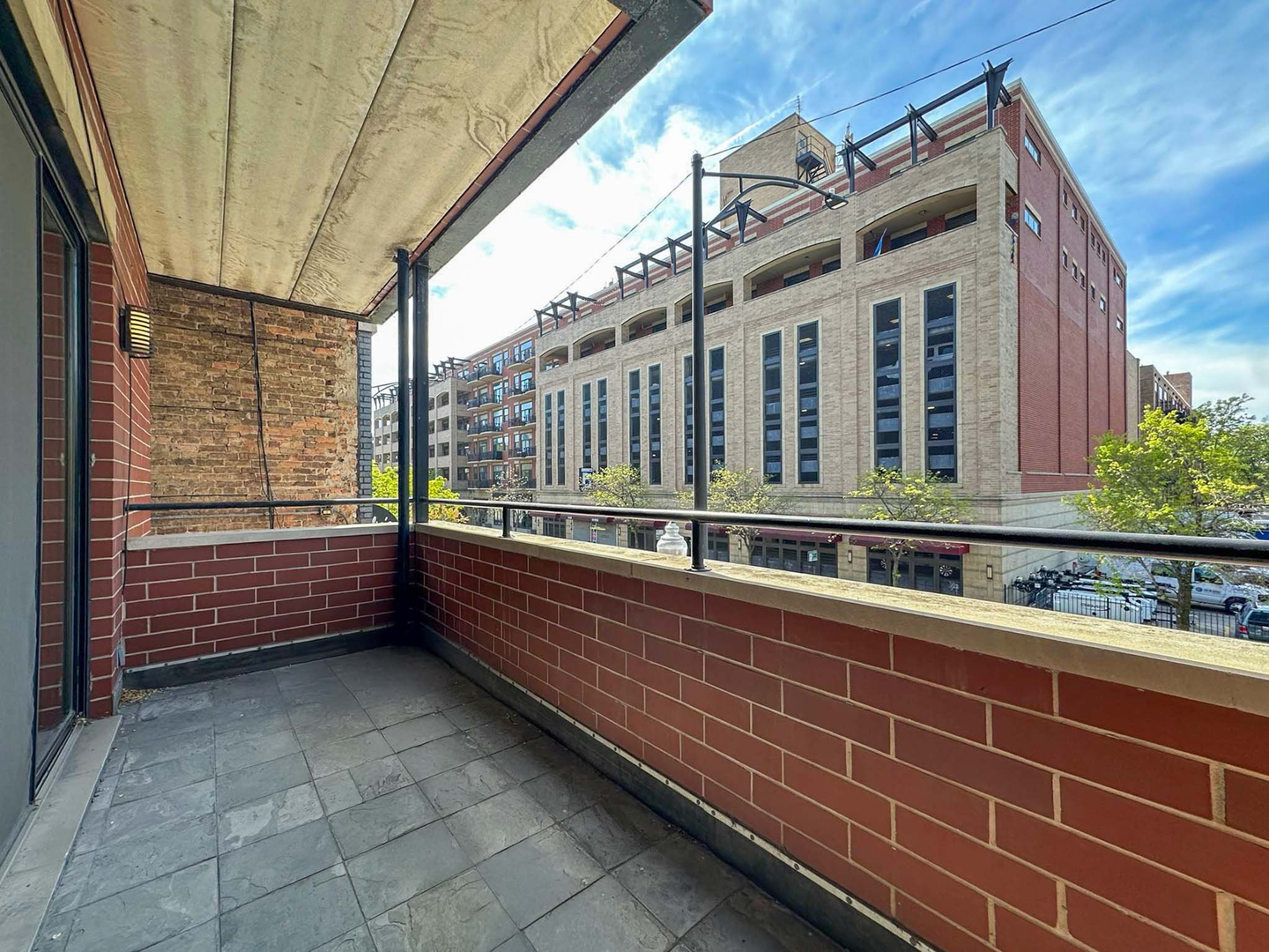 1332 W Madison Street Unit: 2E