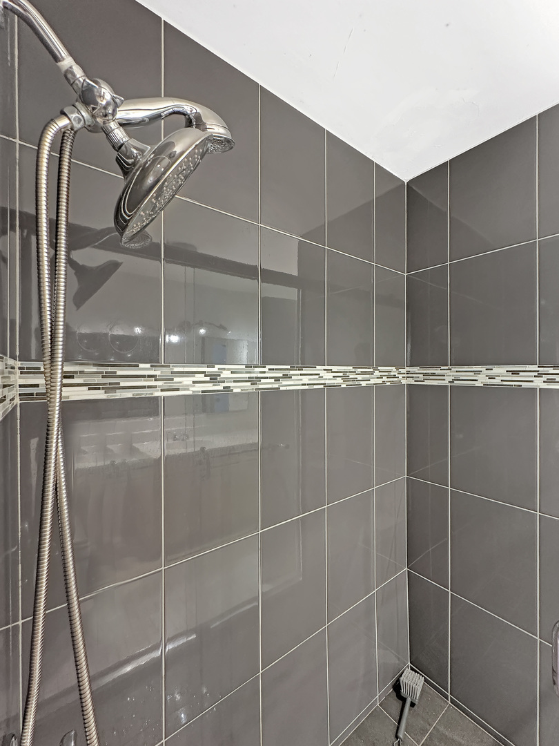 4250 N Marine Drive Unit: 1104