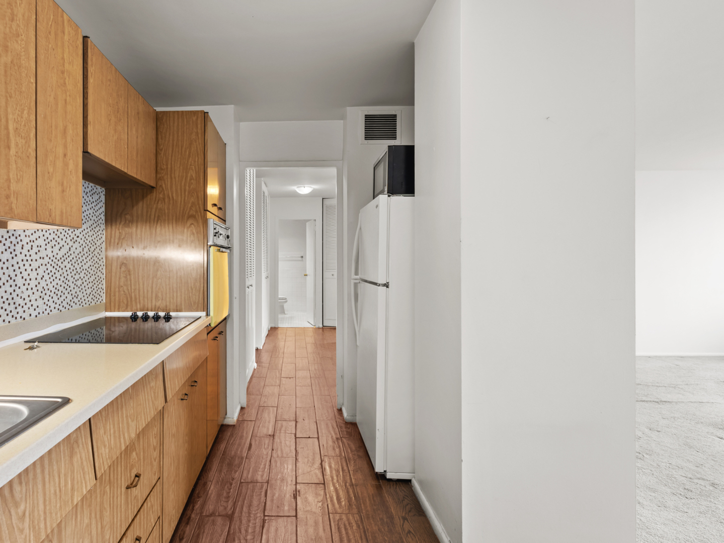 4250 N Marine Drive Unit: 1104