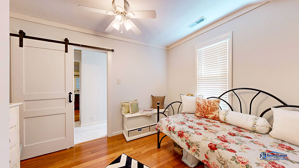 28693 W Ravine Drive