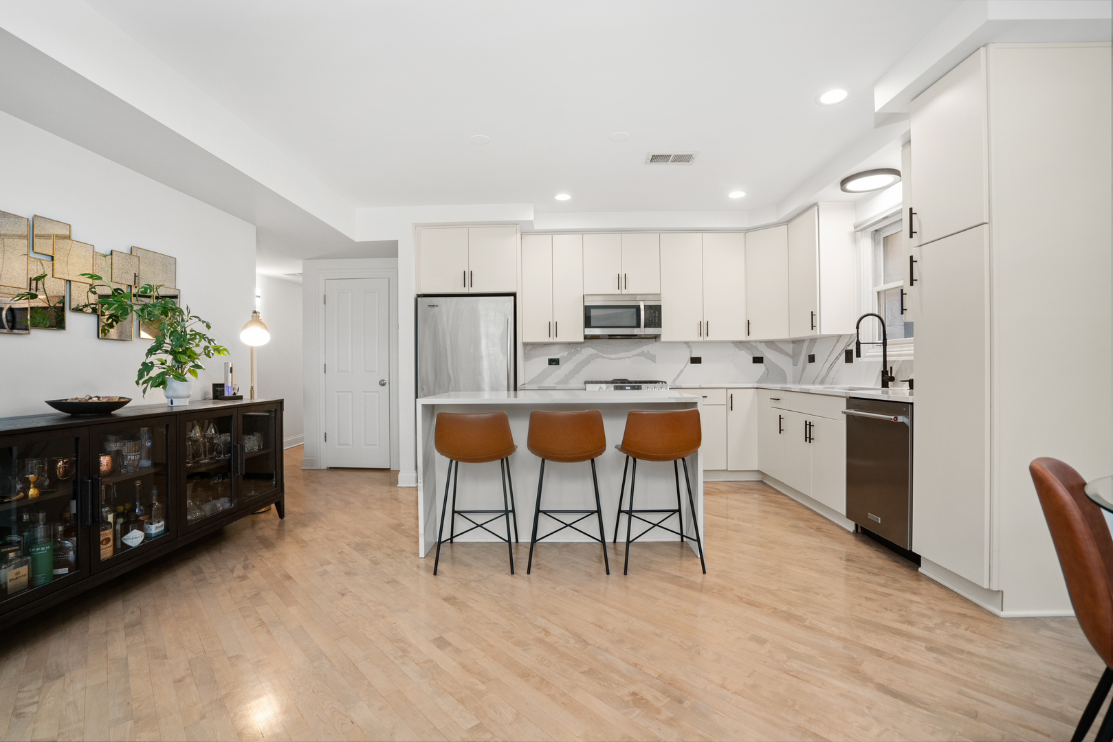 1225 N Paulina Street Unit: 3S