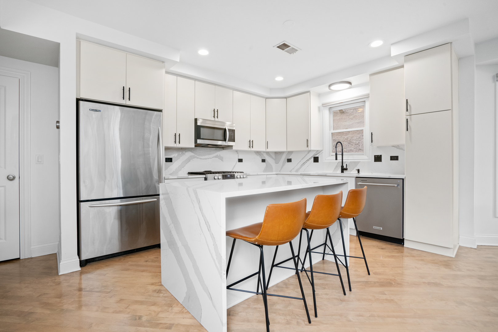 1225 N Paulina Street Unit: 3S