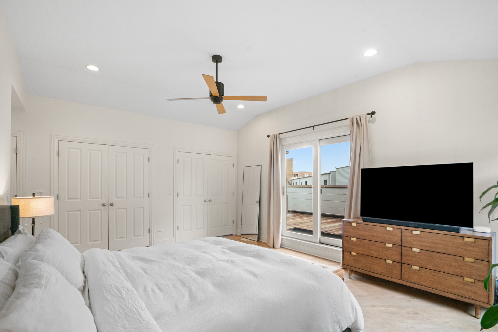 1225 N Paulina Street Unit: 3S