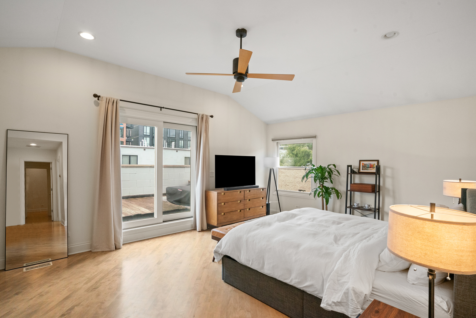 1225 N Paulina Street Unit: 3S