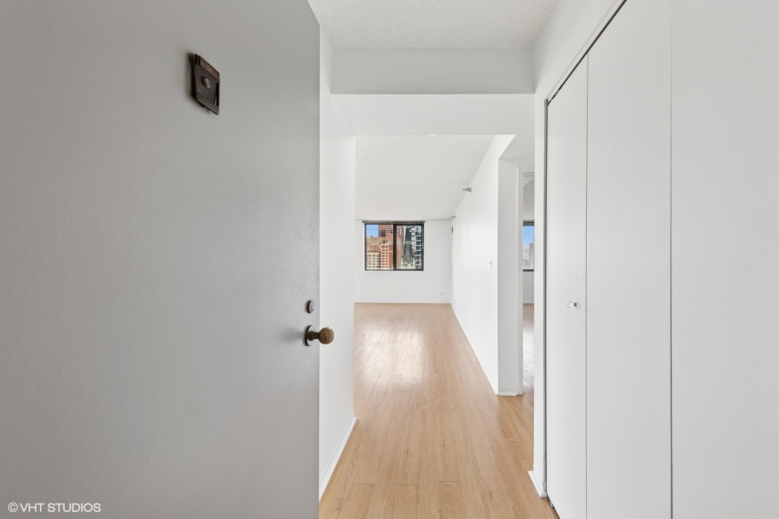 33 W Delaware Place Unit: 10K