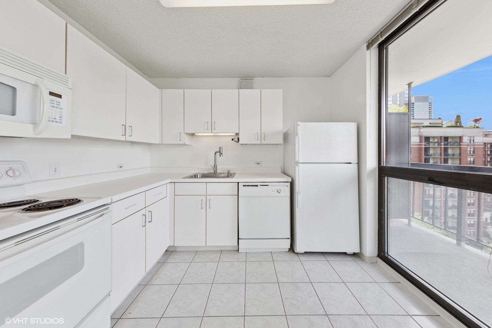 33 W Delaware Place Unit: 10K