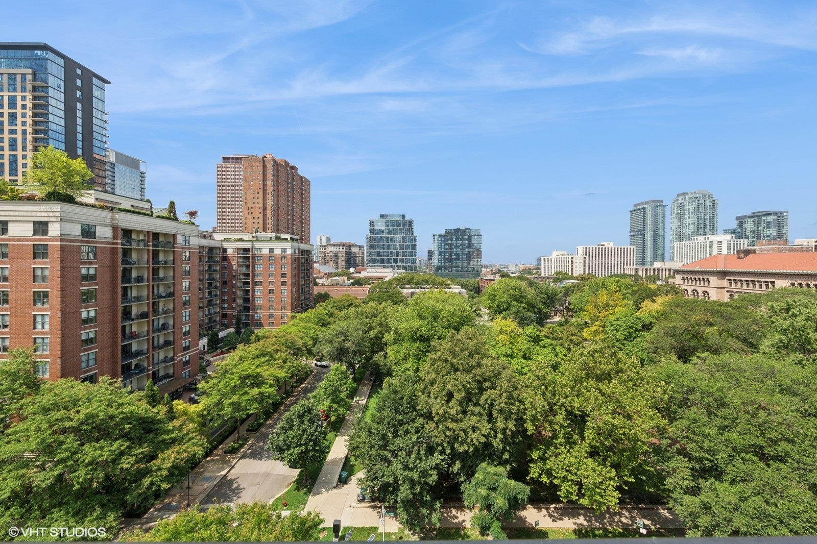 33 W Delaware Place Unit: 10K