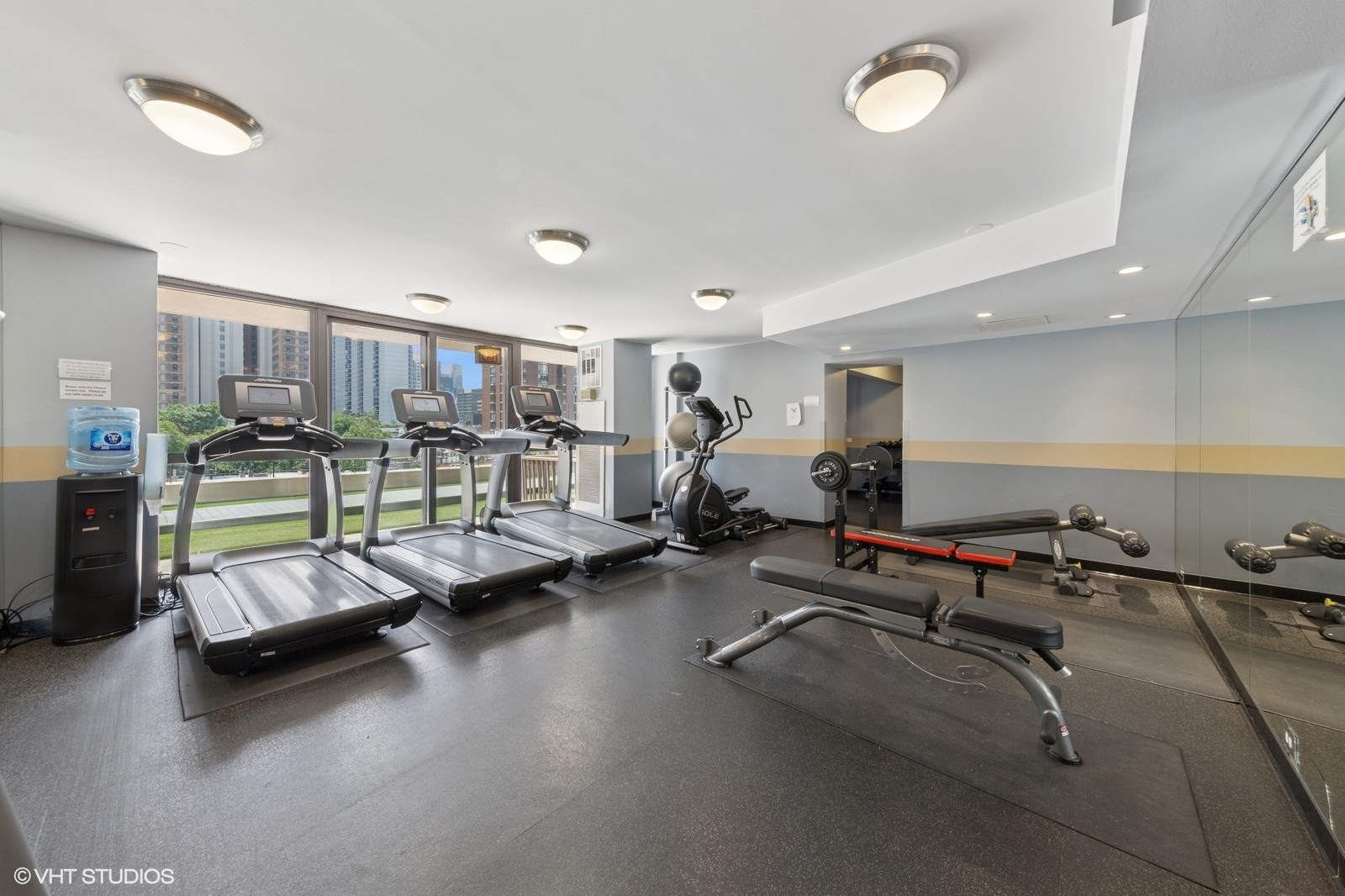 33 W Delaware Place Unit: 10K