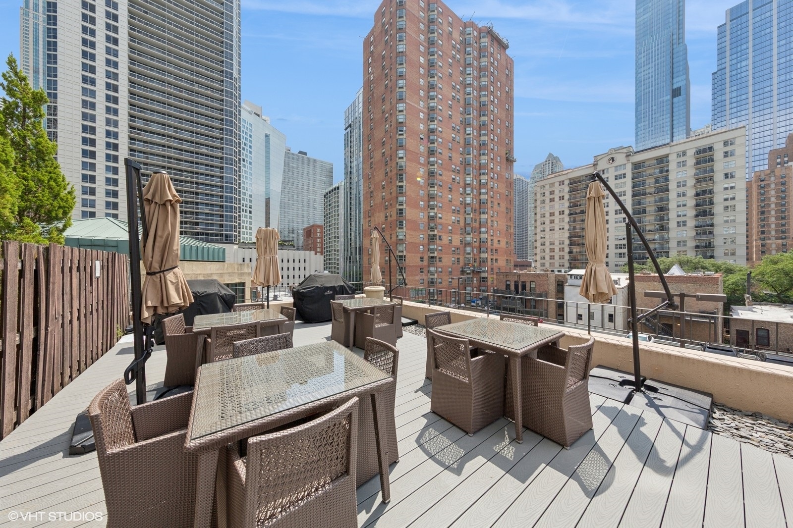 33 W Delaware Place Unit: 10K