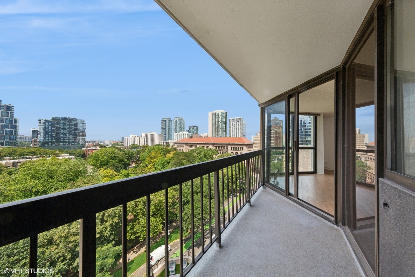 33 W Delaware Place Unit: 10K