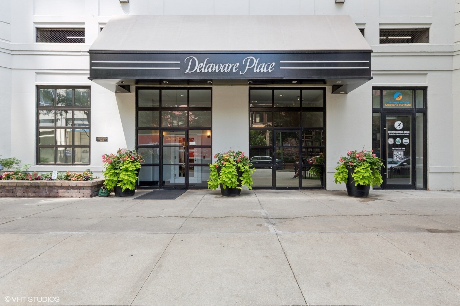 33 W Delaware Place Unit: 10K