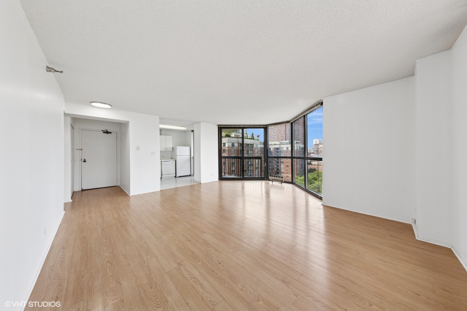 33 W Delaware Place Unit: 10K