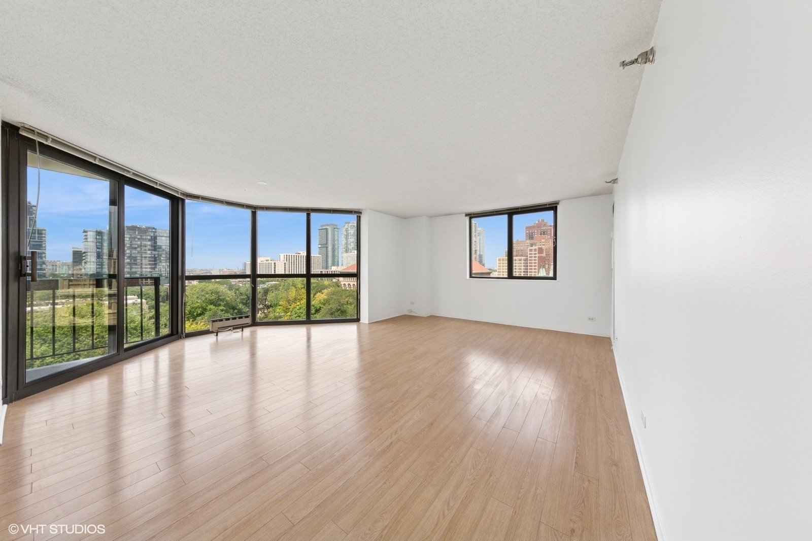 33 W Delaware Place Unit: 10K