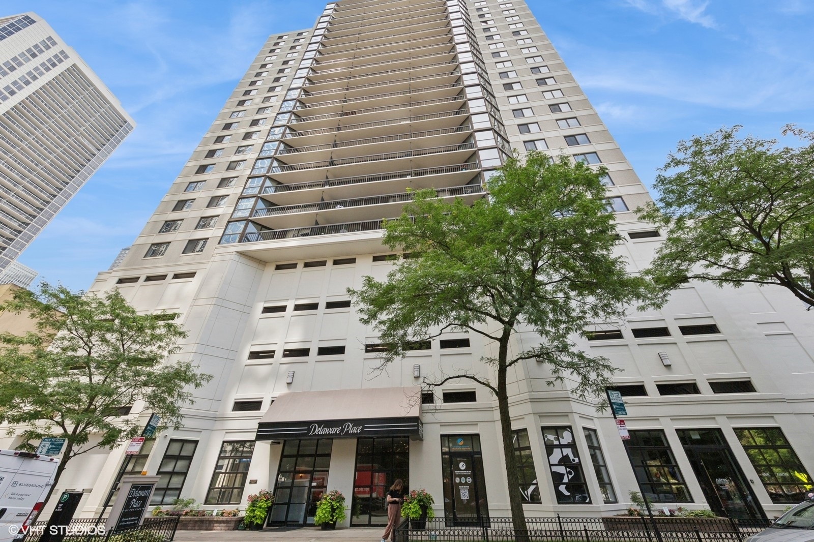 33 W Delaware Place Unit: 10K