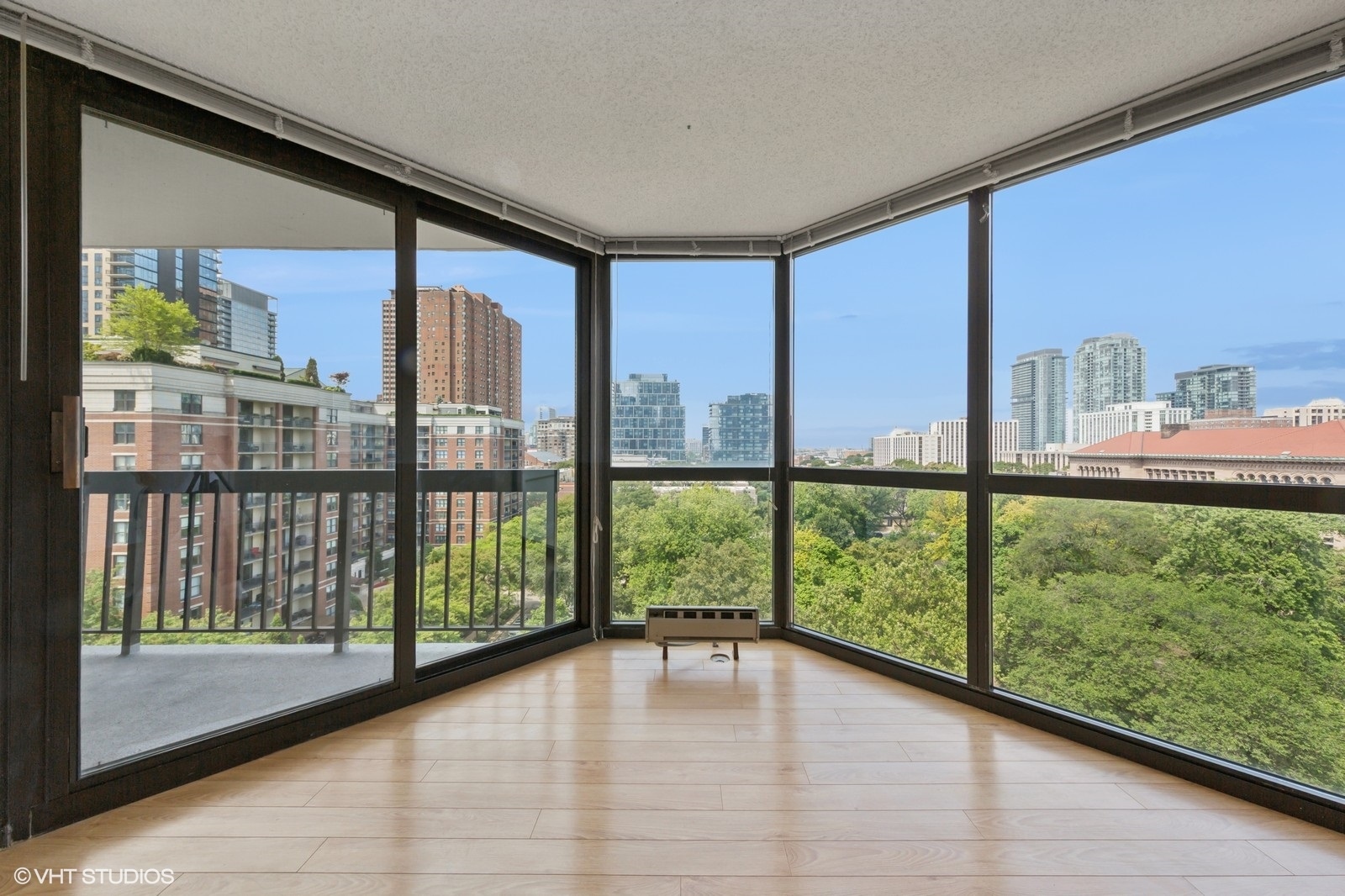 33 W Delaware Place Unit: 10K