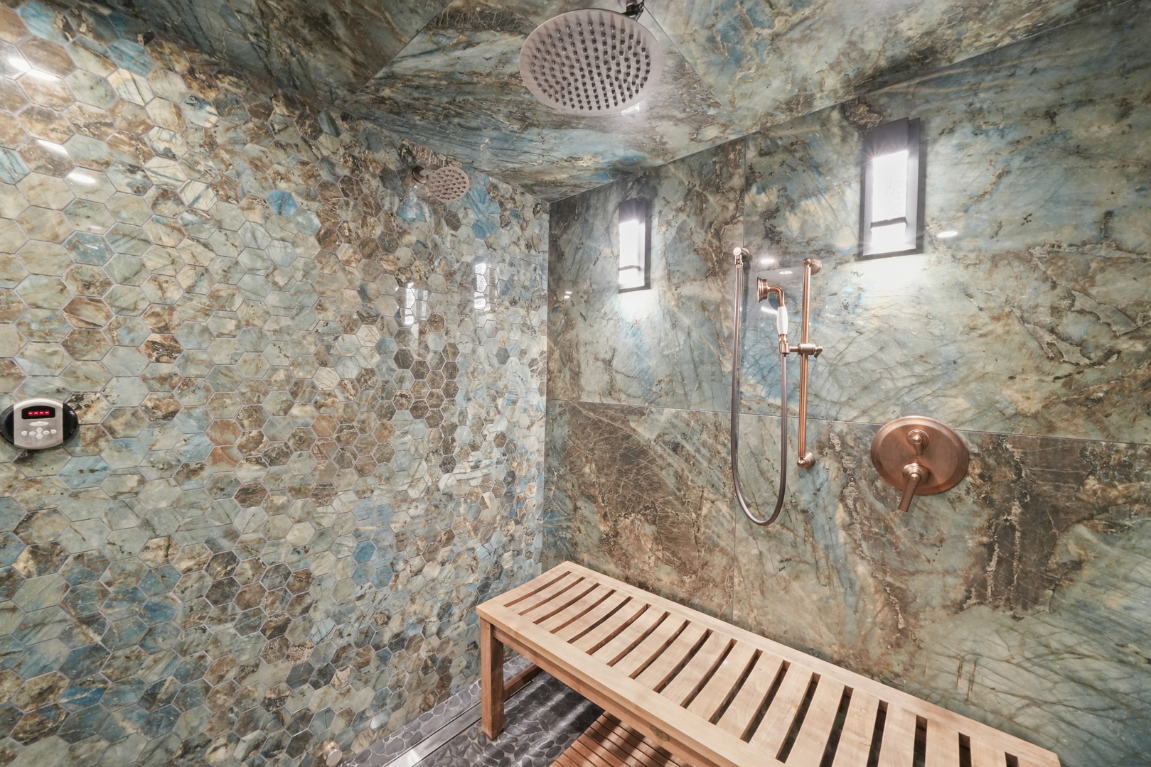 1749 W Roscoe Street Unit: 1