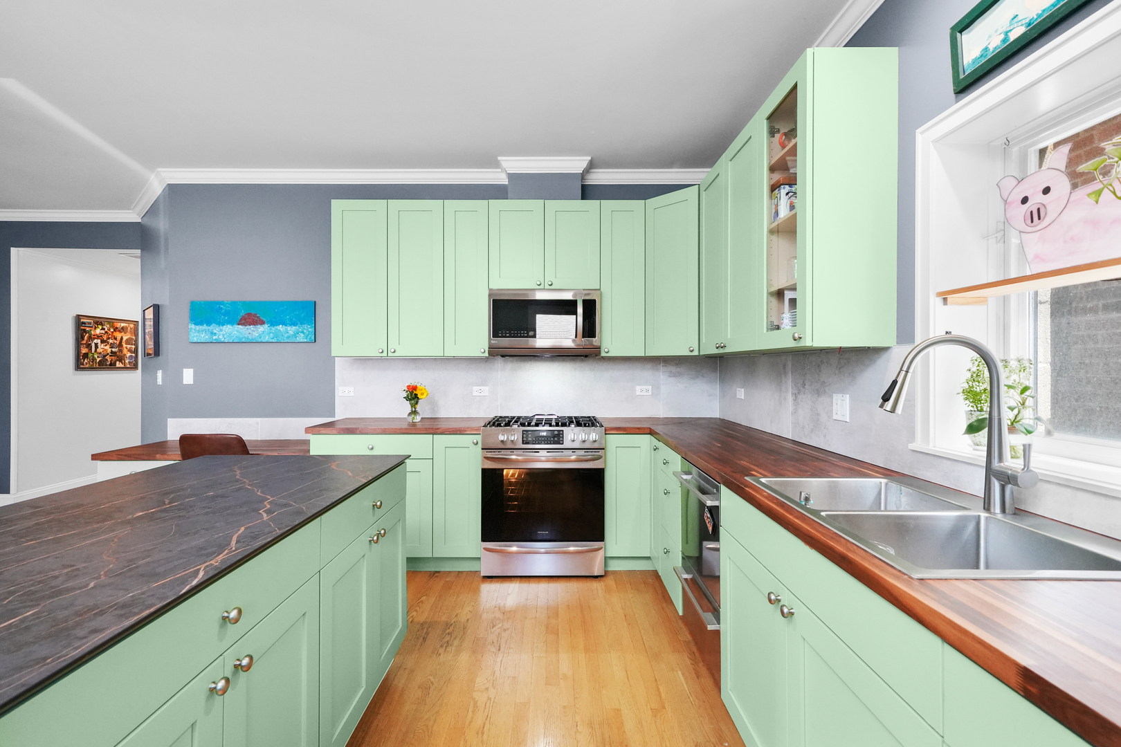 1749 W Roscoe Street Unit: 1