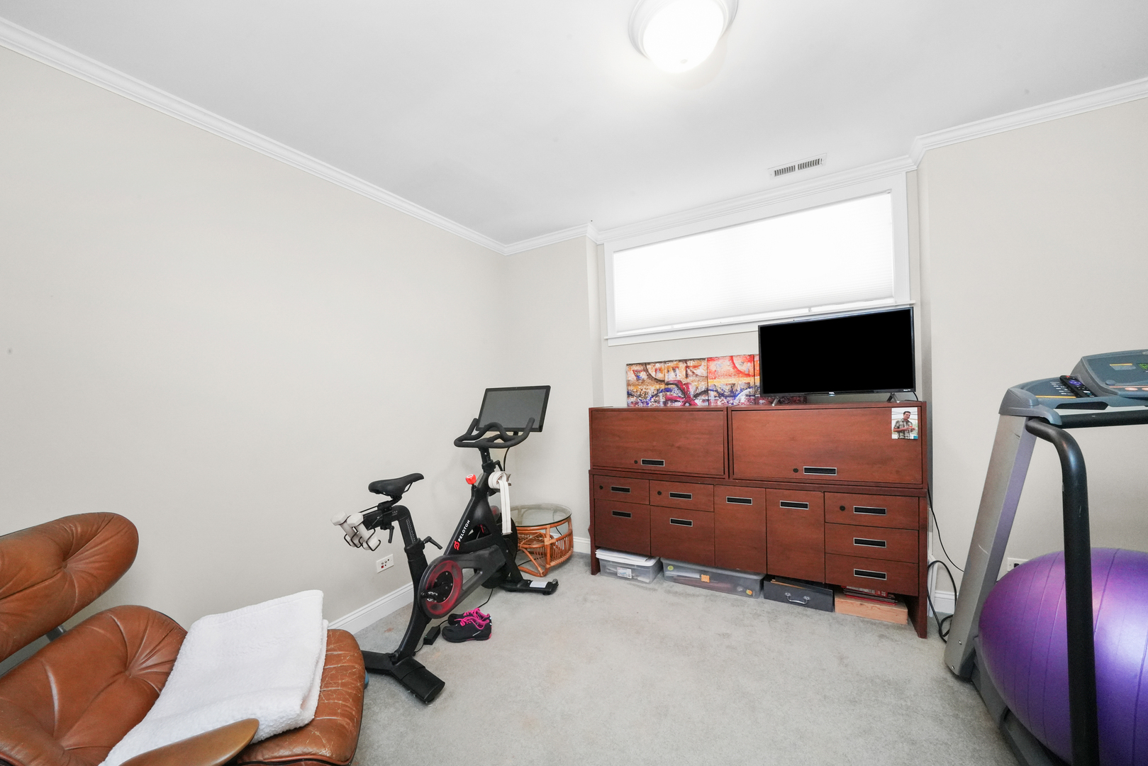 1749 W Roscoe Street Unit: 1