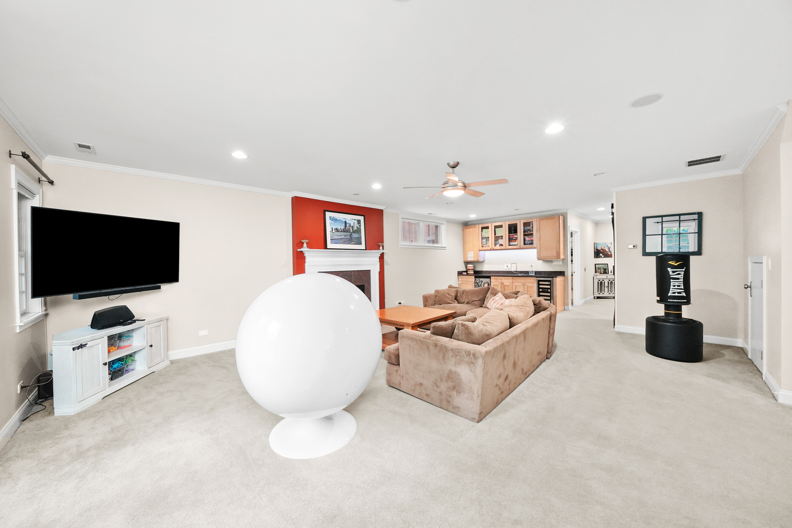 1749 W Roscoe Street Unit: 1