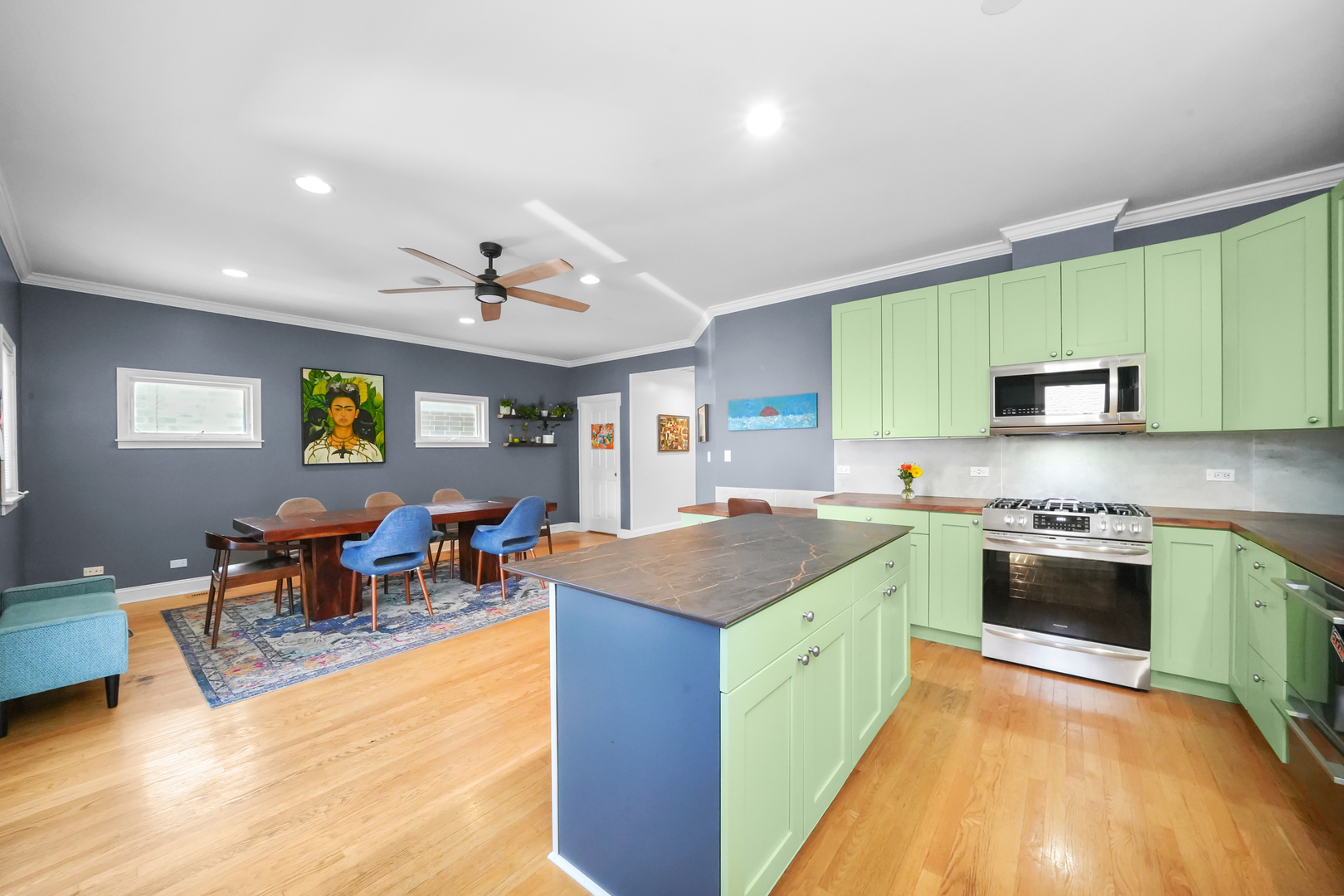 1749 W Roscoe Street Unit: 1