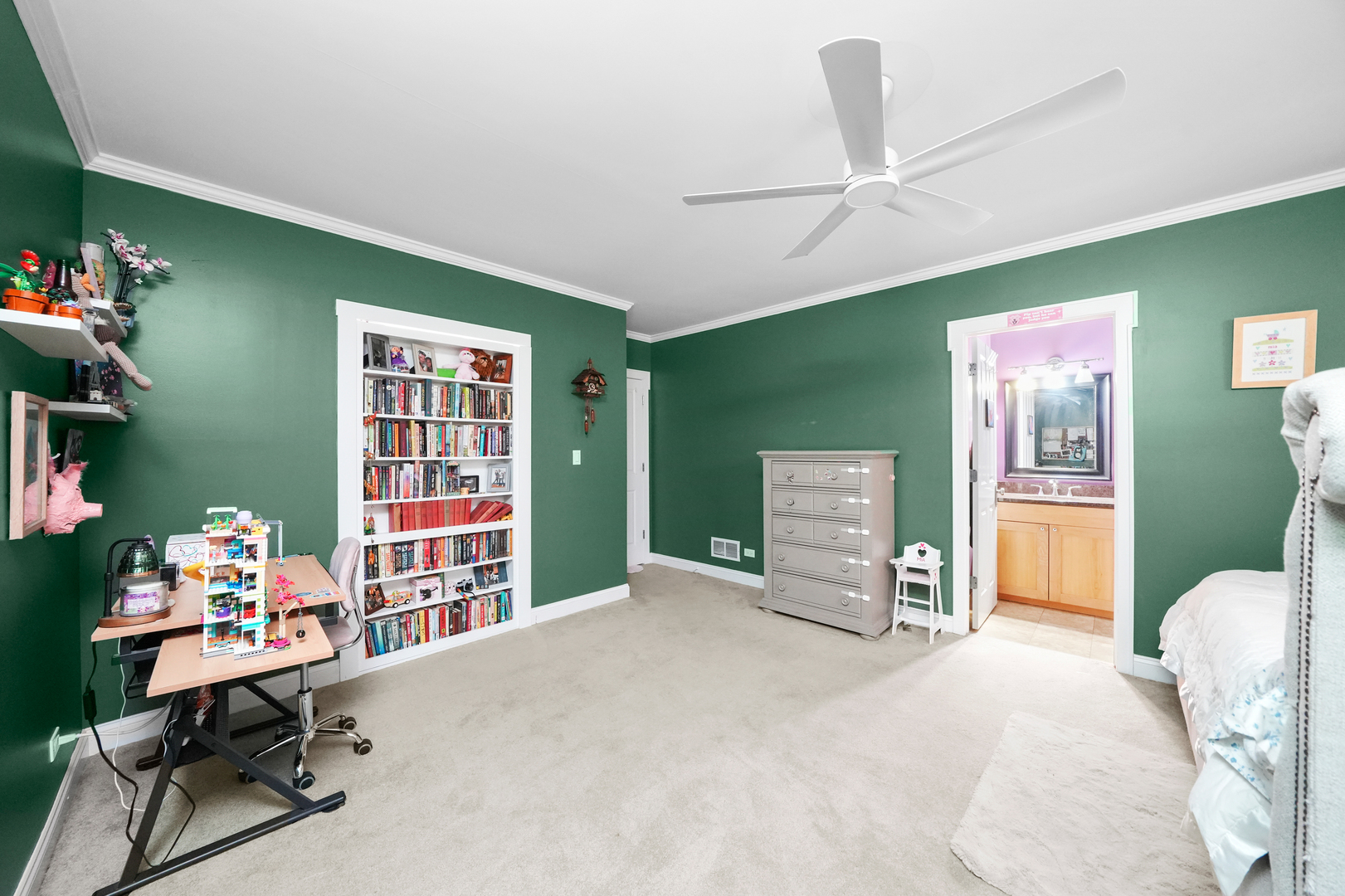 1749 W Roscoe Street Unit: 1