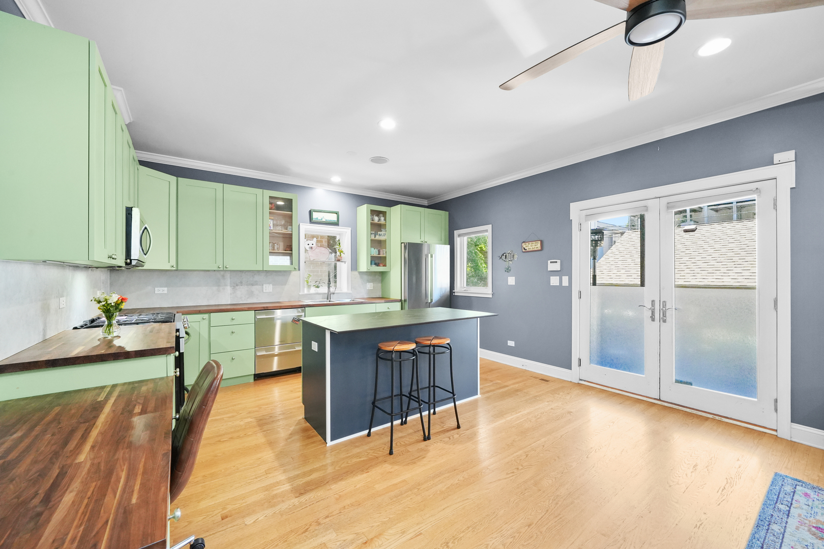 1749 W Roscoe Street Unit: 1