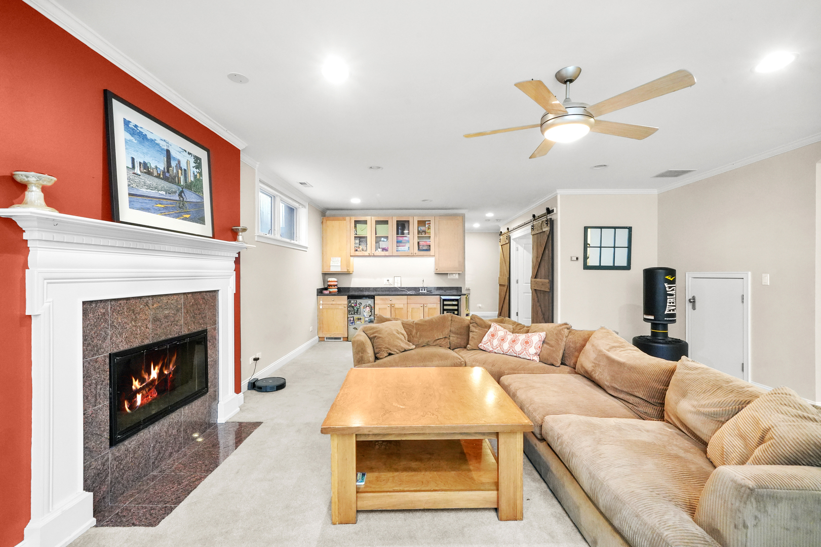 1749 W Roscoe Street Unit: 1