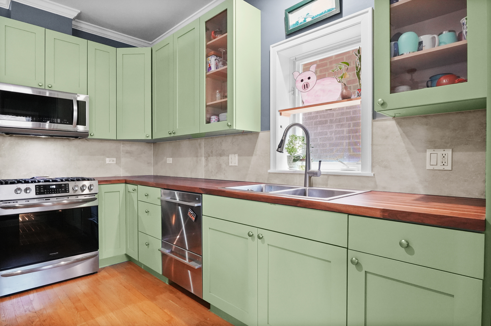 1749 W Roscoe Street Unit: 1