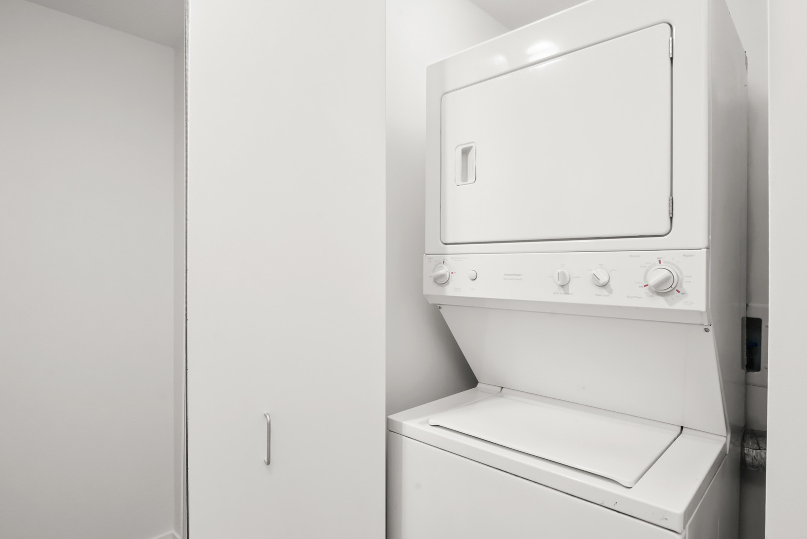 400 N LaSalle Drive Unit: 2007
