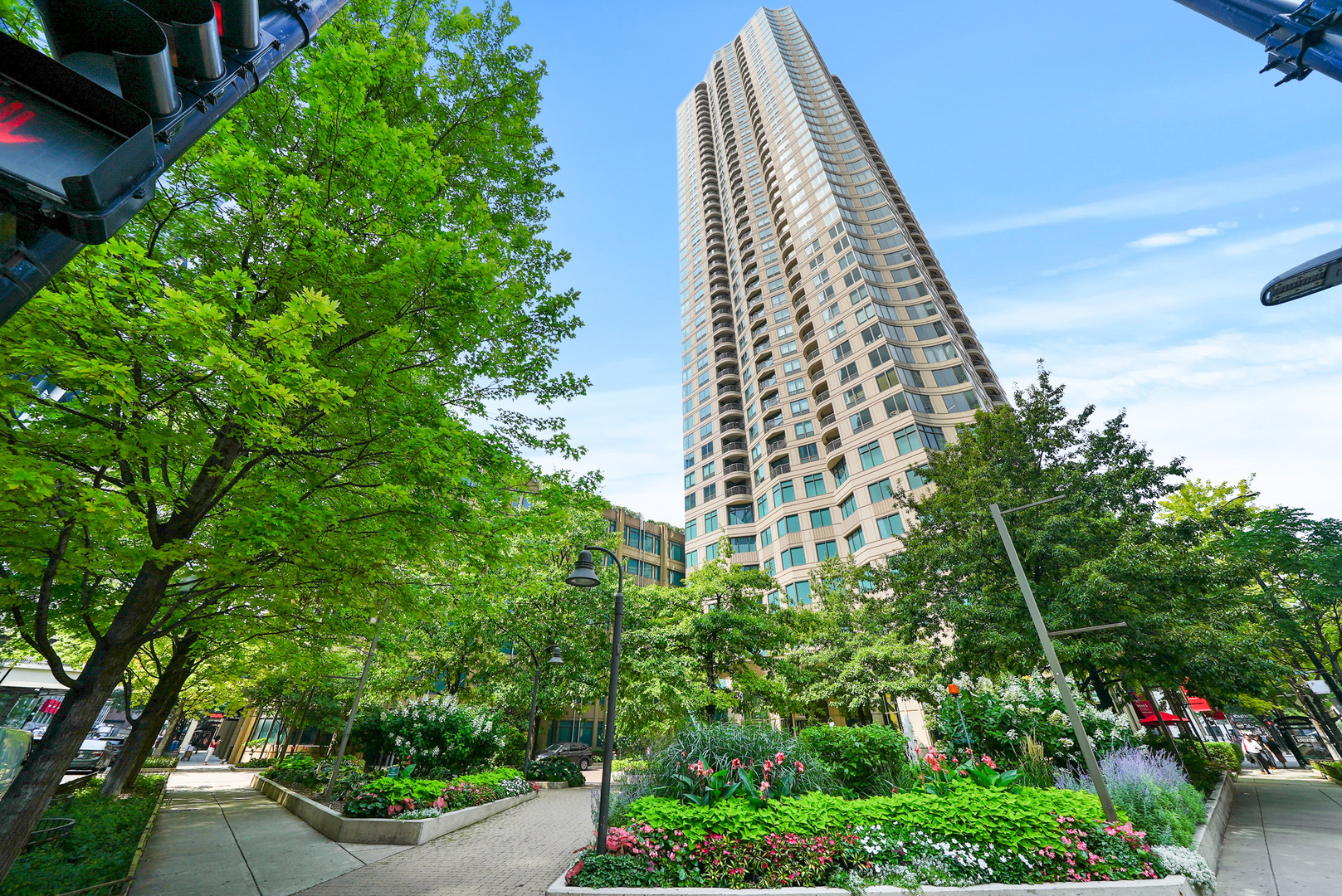 400 N LaSalle Drive Unit: 2007