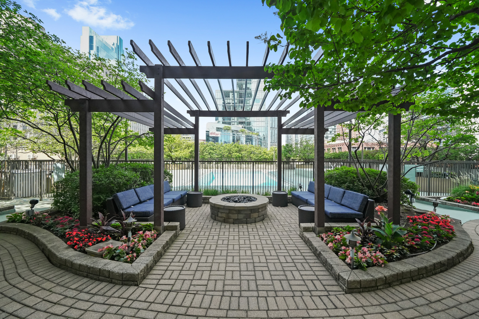 400 N LaSalle Drive Unit: 2007