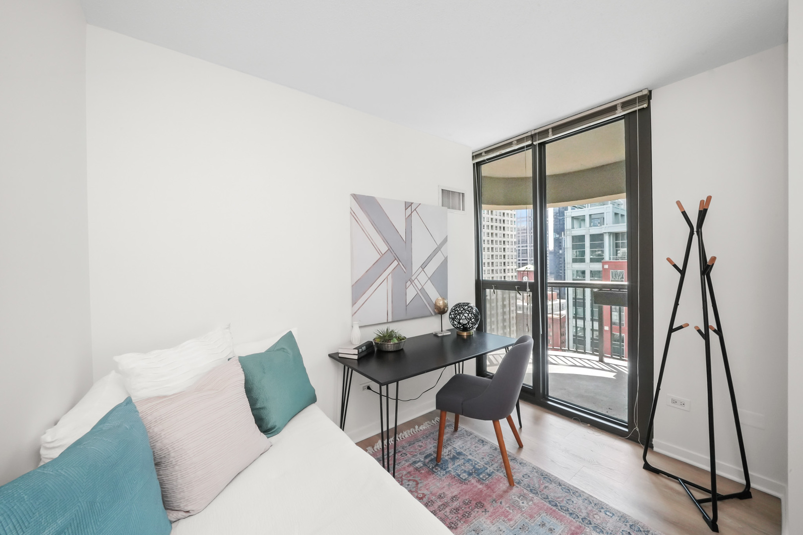 400 N LaSalle Drive Unit: 2007