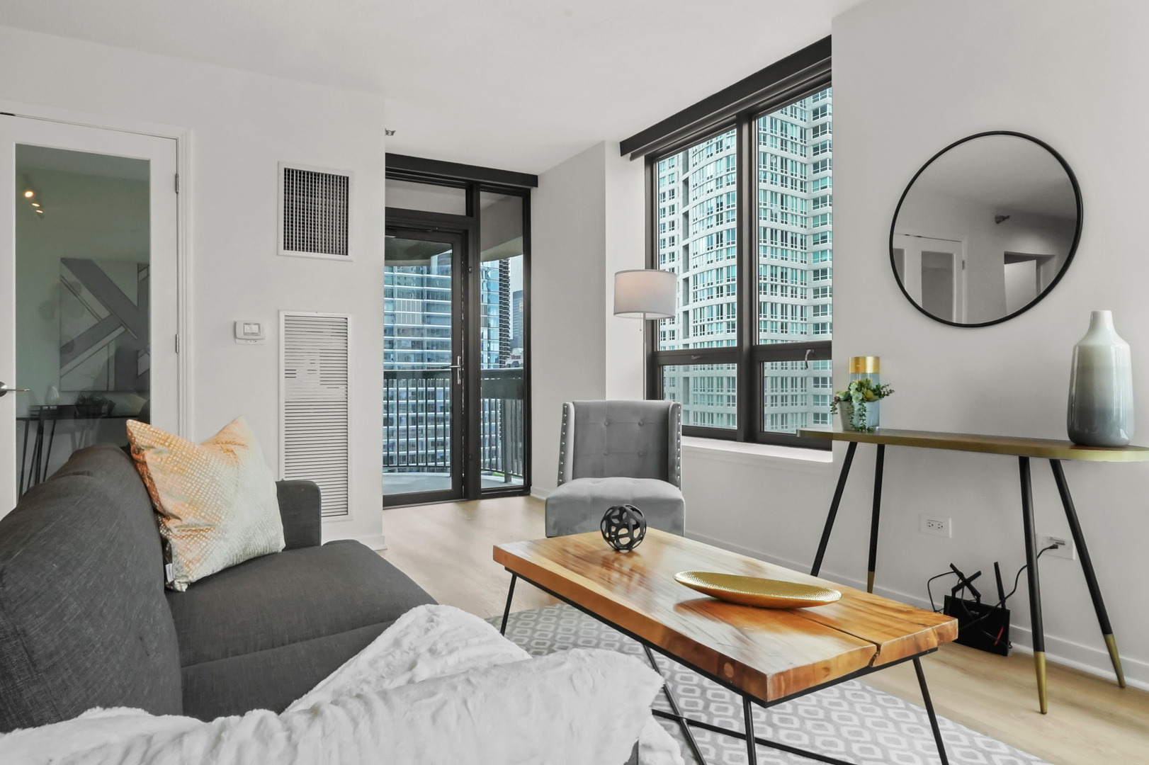 400 N LaSalle Drive Unit: 2007