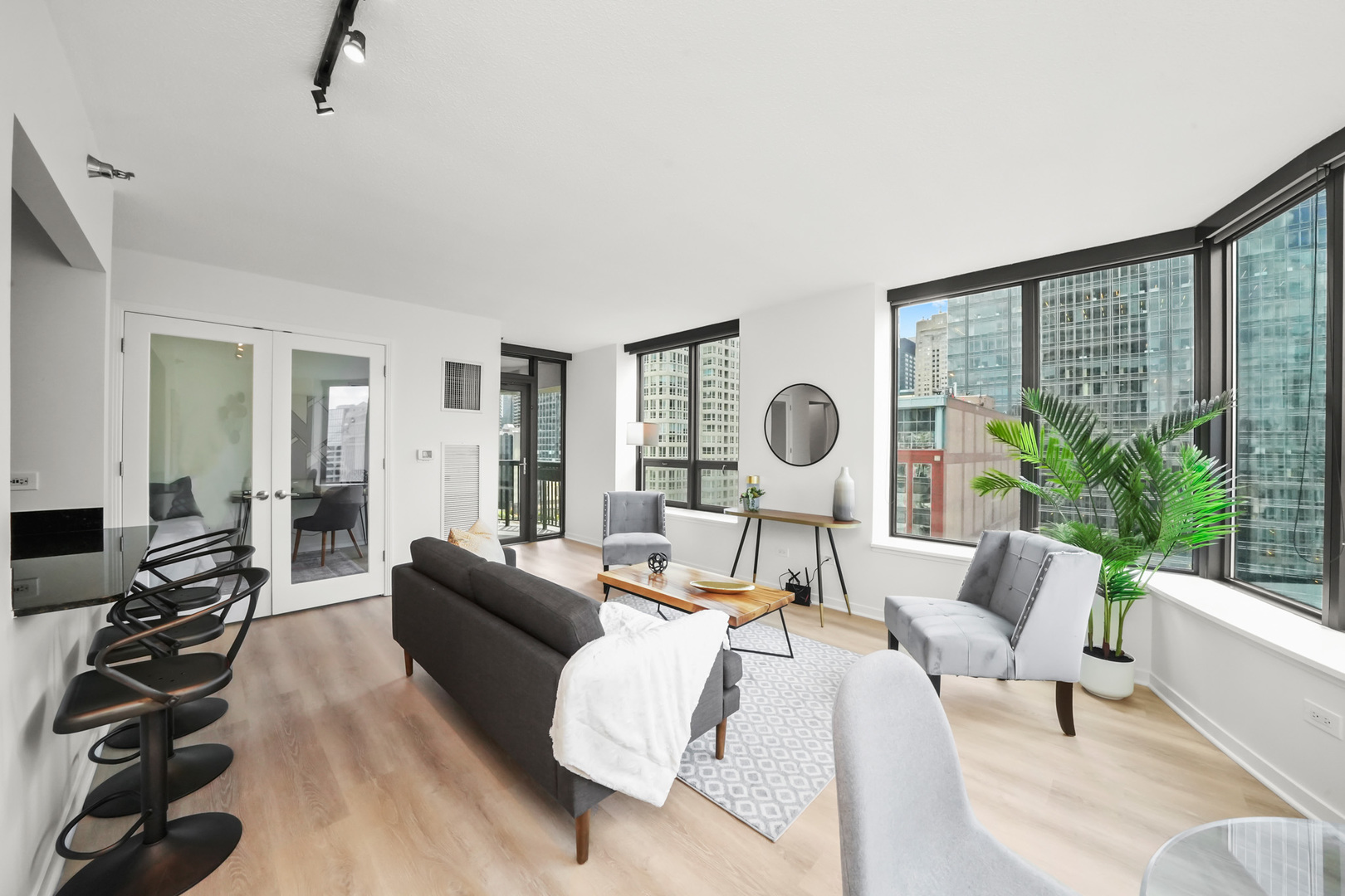 400 N LaSalle Drive Unit: 2007