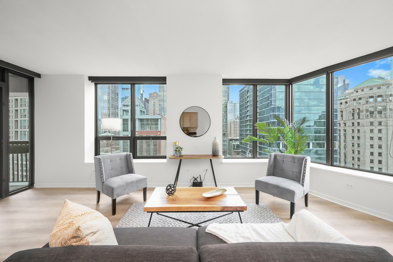 400 N LaSalle Drive Unit: 2007