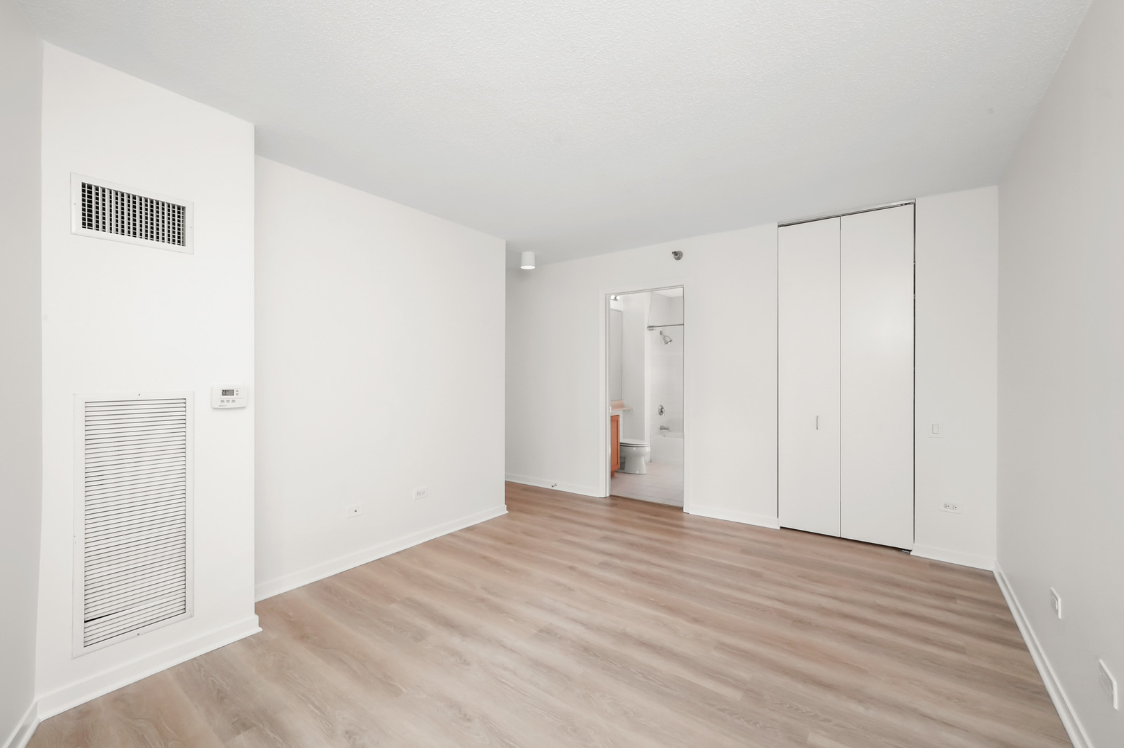 400 N LaSalle Drive Unit: 2007