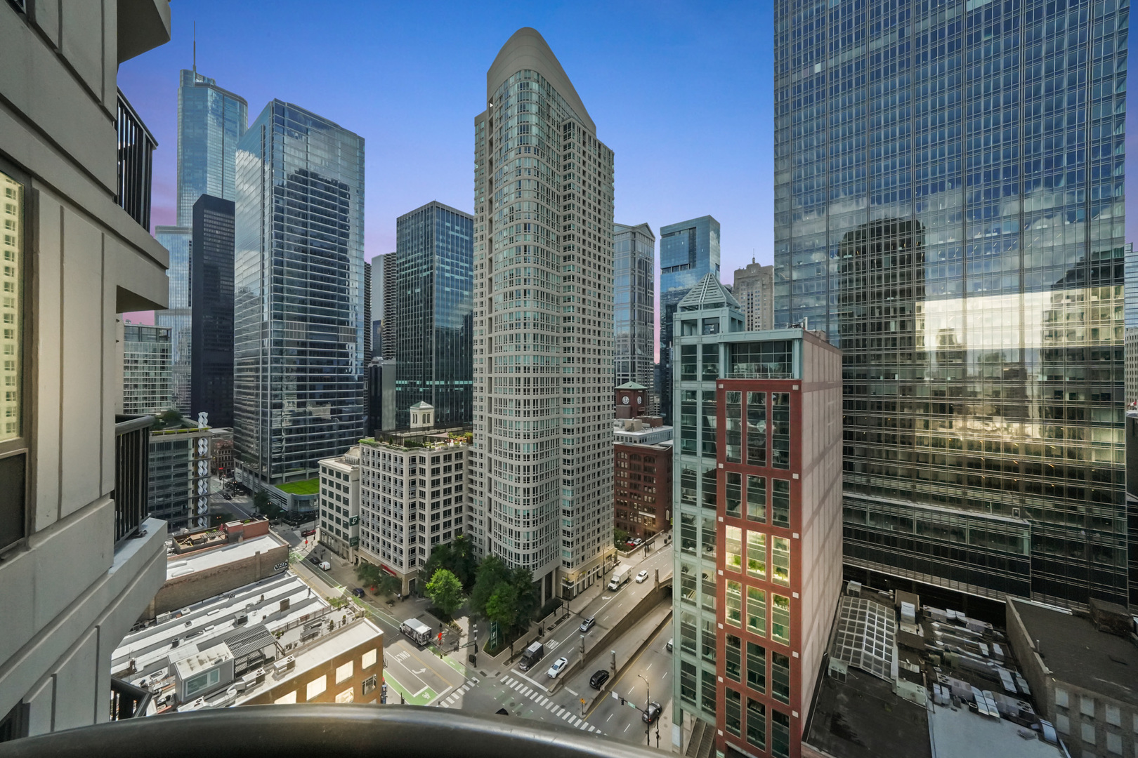 400 N LaSalle Drive Unit: 2007
