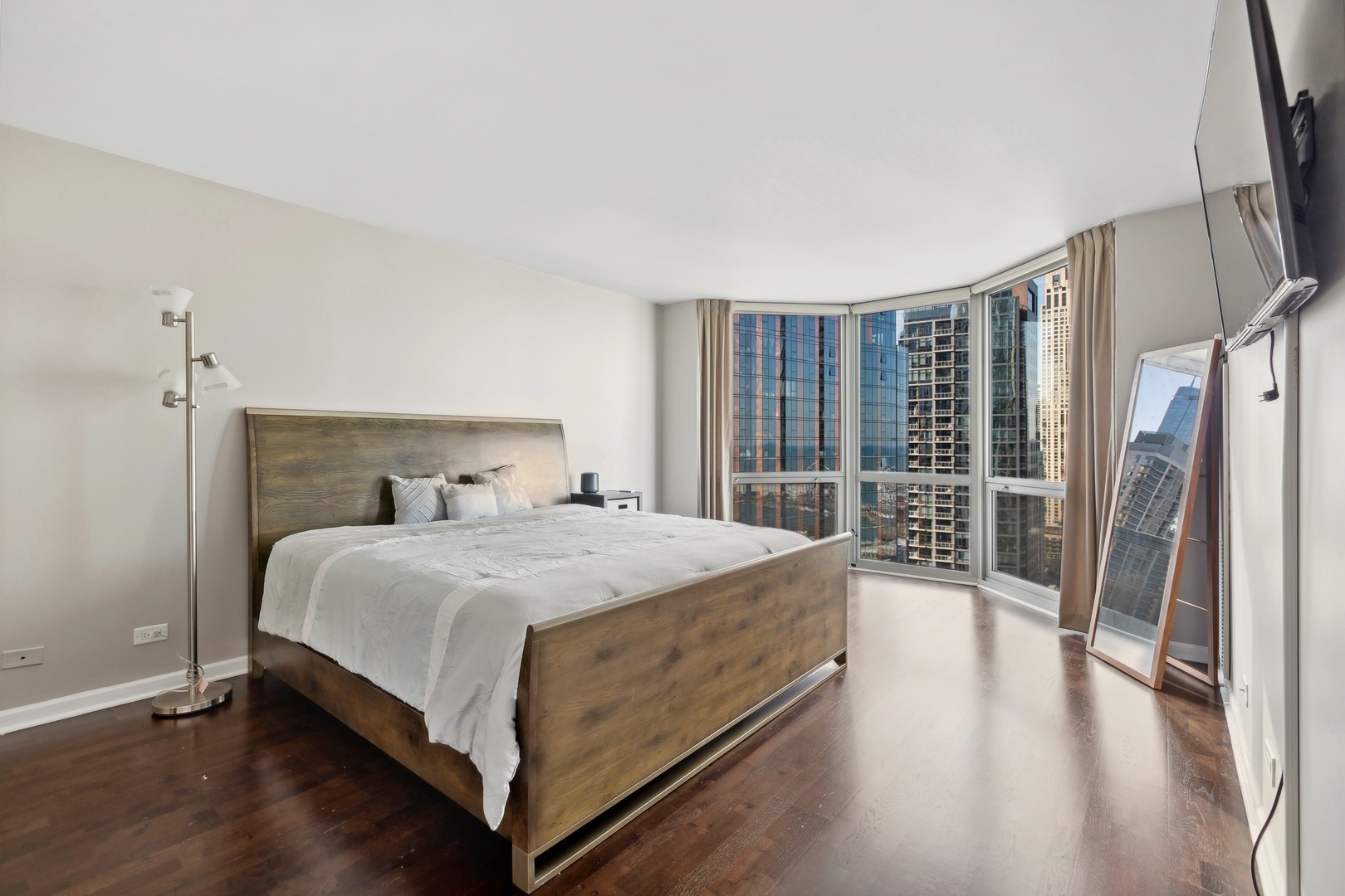 195 N Harbor Drive Unit: 3009