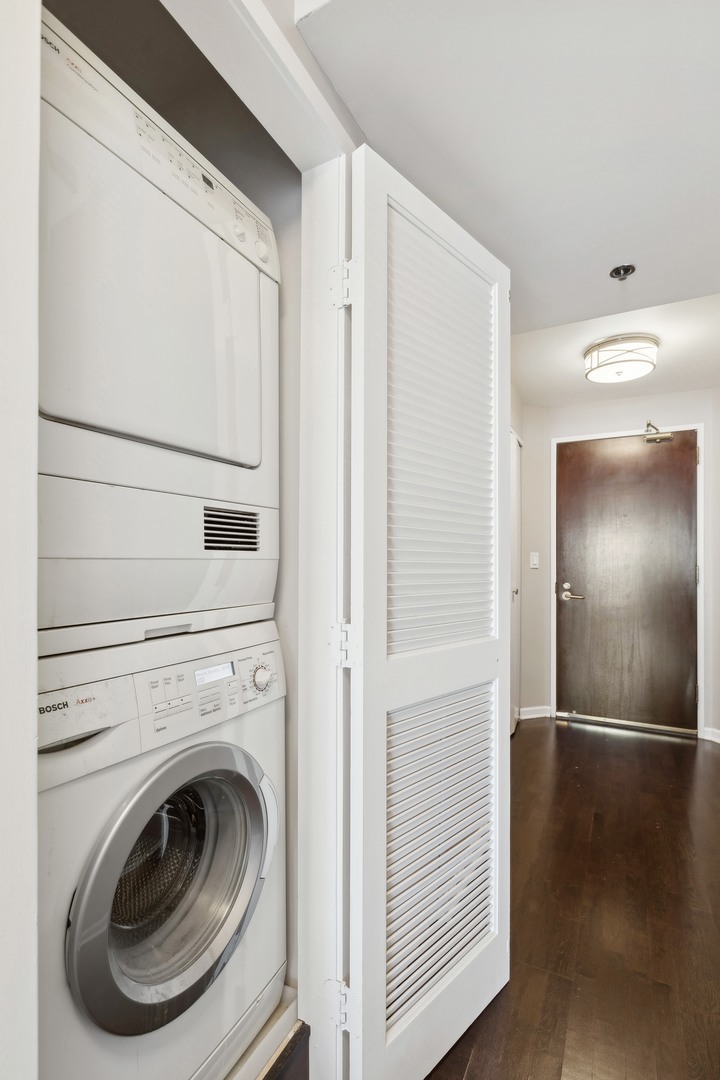 195 N Harbor Drive Unit: 3009