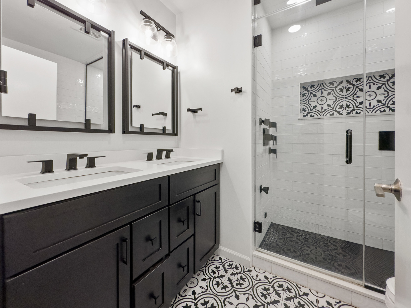 1801 W DIVERSEY Parkway Unit: 36