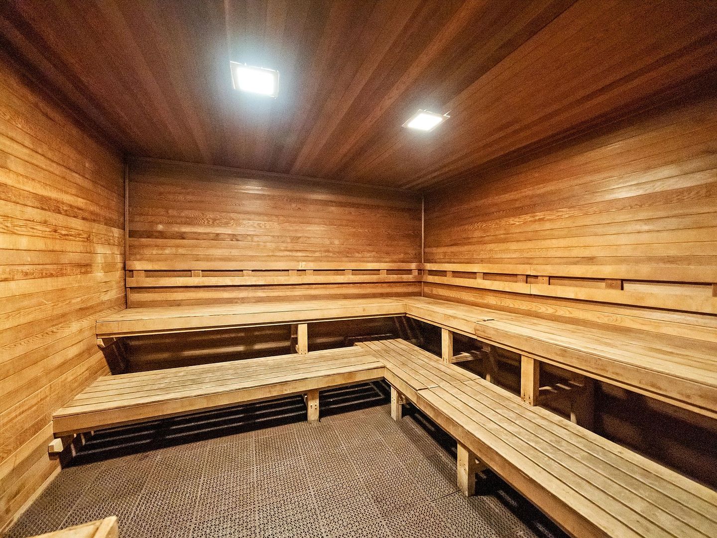 211 E Ohio Street Unit: 307